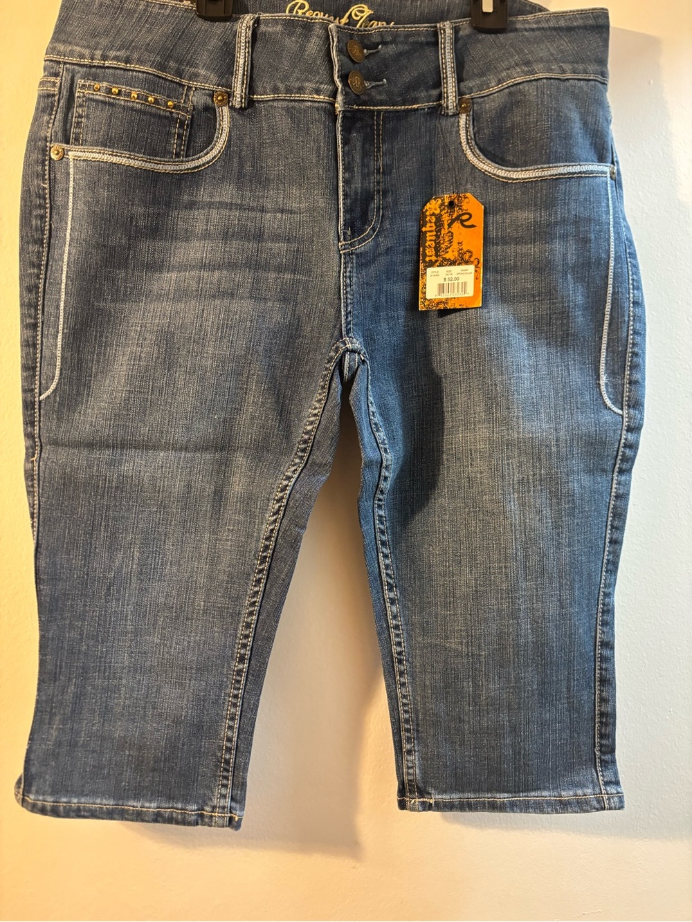 Women's Blue Denim Capri Jeans Slim Fit